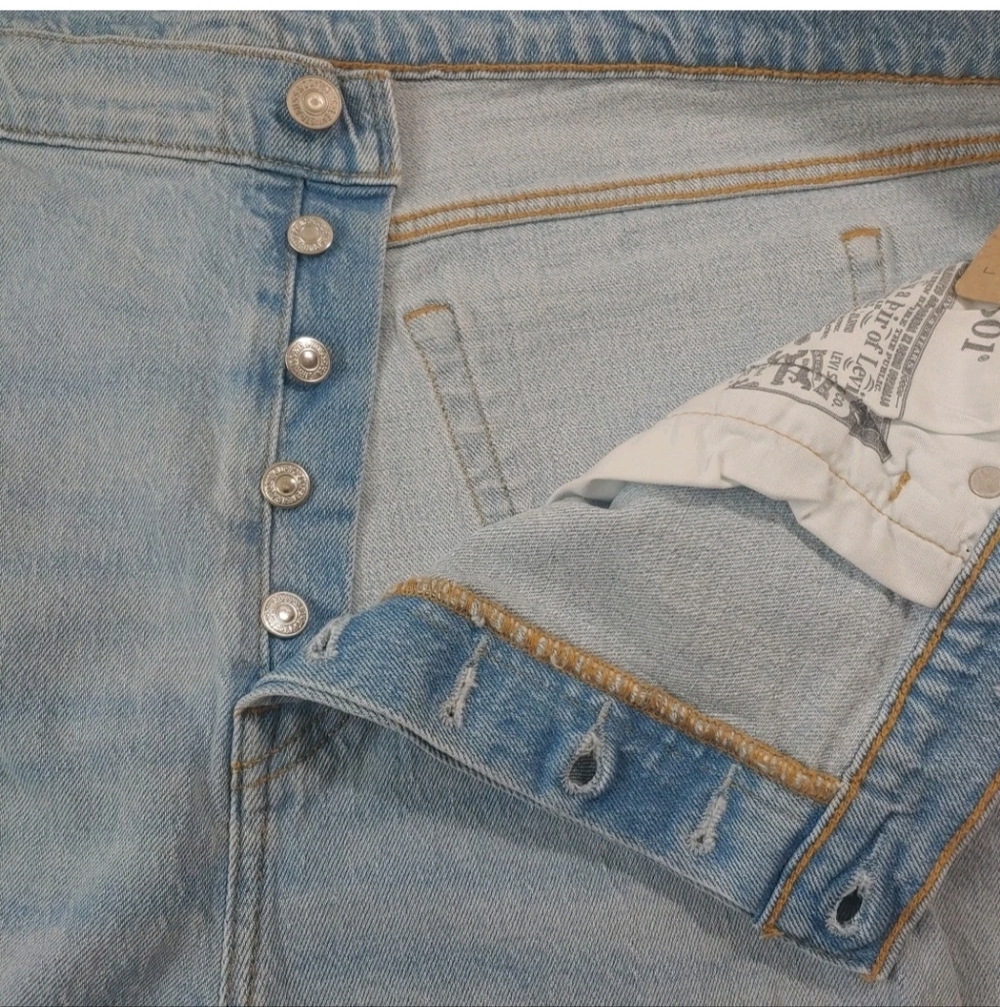Levi's Cutoffs Jean Shorts Plus 22W Button Fly Light Blue Distressed Denim New - Picture 5 of 13